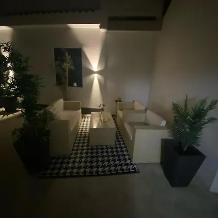 Luxury Andela شقة