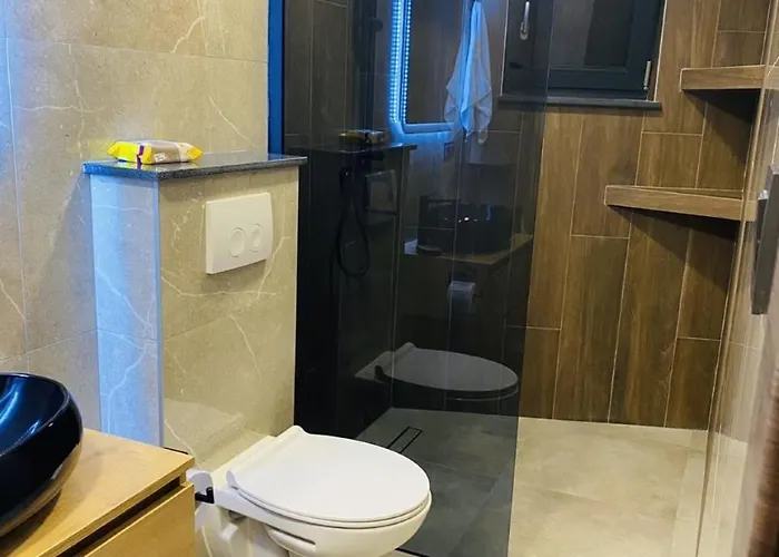 Luxury Andela Banjol